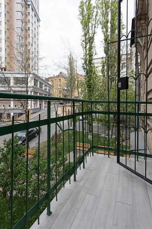 Kyiv White Apartment Экстерьер фото